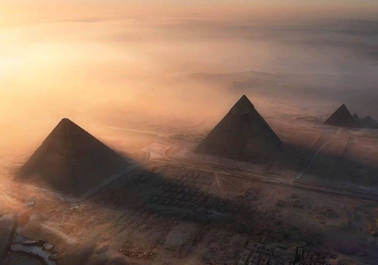 Pemandangan Langit yang Menawan dari Piramida Giza
